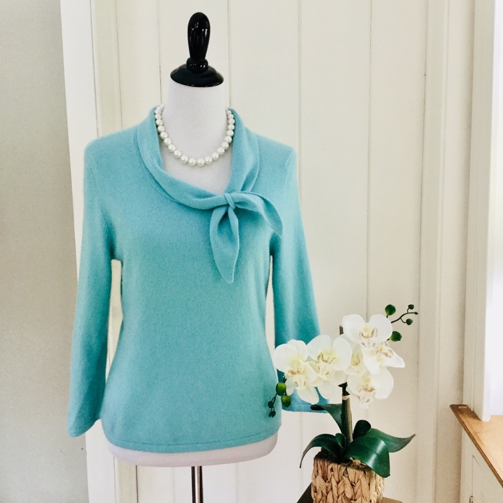 Elegant Blue Women's Sweater